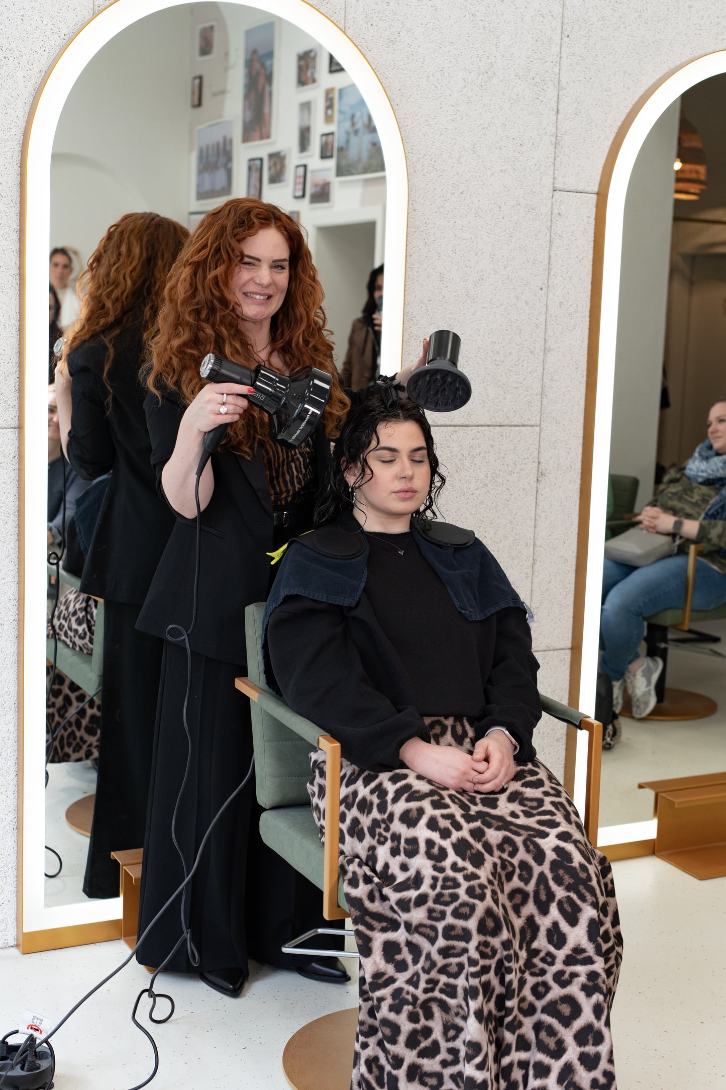 „The Art of Curls“ Masterclass - ON TOUR
